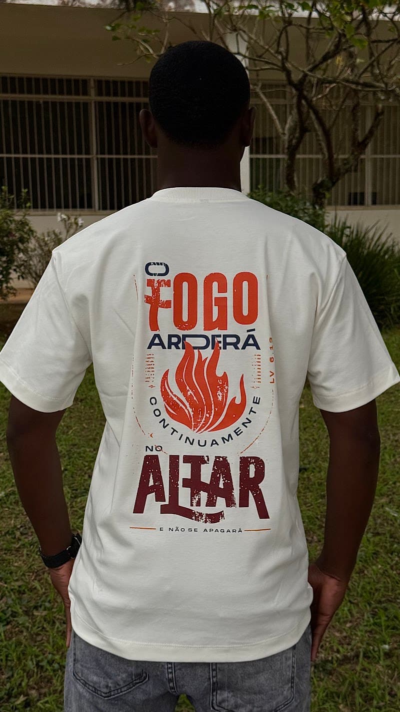 Camiseta Cristo em Suas Linhas — verso
