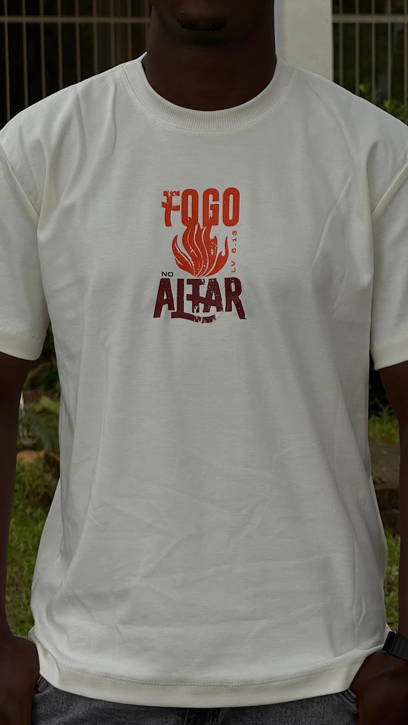 Camiseta Cristo em Suas Linhas